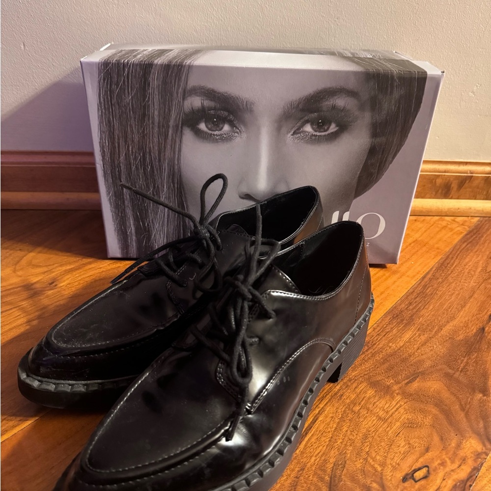 Jennifer Lopez Black Loafers